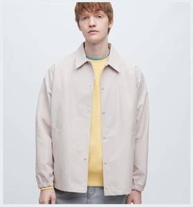 แจ็คเก็ตบอมเบอร์ผ้าฝ้ายน้ำหนักเบาแบบสั่งทำ OEM สำหรับผู้ชาย เสื้อคลุมลำลองติดกระดุมแป๊กและชายเสื้อปรับได้ - Product Image 3