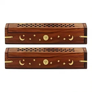 Caja de Incienso de Madera Hecha a Mano con Incrustaciones de Flores de Latón y Tapa Tallada - Product Image 4