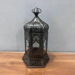 Farol Marroquí de Hierro/Vidrio de Diseño Artesanal con Acabado Antiguo para Decoración del Hogar - Product Image 4