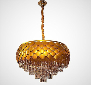 Lustre de plafond en cristal à plusieurs niveaux, texturé, en forme de dôme, avec des échelles dorées royales, disponible à prix de gros. - Product Image 1