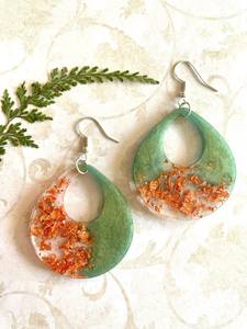 Pendientes de Resina Clásicos Hechos a Mano para Mujer, con Forma Personalizada, para Fiestas y Eventos - Product Image 4