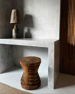 Table d'appoint/tabouret de luxe moderne en teck massif, écologique et durable, avec texture sculptée à la main, pour l'hôtellerie haut de gamme - Product Image 2