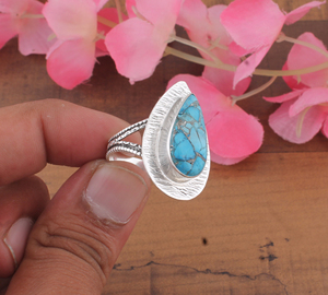 Bague Statement Classique Vintage pour Femme en Argent Sterling 925 avec Améthyste, Sertissage Clos Goutte d'eau, Vente en Gros, Bijoux Fins - Product Image 3