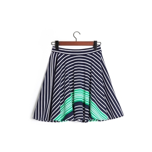 กระโปรงผ้าฝ้ายสีขาวเอวยางยืดลายทางเล็กสีดำ OTM - Product Image 2