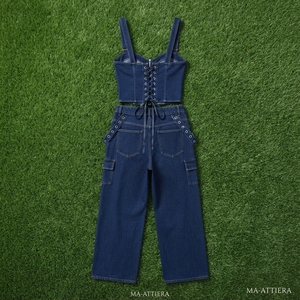 Ensemble deux pièces streetwear tendance pour femme : bustier en jean et jean cargo large avec détails œillet et bretelles - Product Image 5