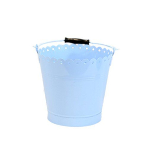 Cubo de metal con recubrimiento de polvo blanco y asa de madera, pequeño balde decorativo de hojalata para jardín, macetero, almacenamiento en el hogar, uso en bodas - Product Image 5