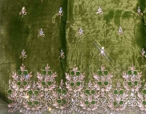 ชุดสตรีอินเดียดีไซน์ทันสมัย ปักมืออย่างประณีต สวยงาม โดดเด่น สำหรับงานปาร์ตี้ ทำจากผ้าออร์แกนซ่า - Product Image 1