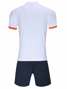 ชุดเสื้อฟุตบอลผู้ชายลายทางแบบสั่งทำ OEM พร้อมกางเกงขาสั้น คอวี ระบายเหงื่อได้ดี ทรงสปอร์ต เหมาะสำหรับฤดูร้อน - Product Image 3