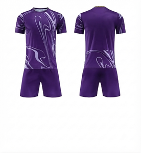 Venta al por Mayor de Conjuntos de Camisetas de Fútbol Personalizadas con Impresión por Transferencia de Calor 2026, 100% Poliéster, Secado Rápido, Uniforme de Fútbol Unisex Transpirable - Product Image 1