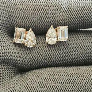 Pendientes de Diamantes con Corte Esmeralda y Pera en Oro Amarillo, Pendientes Minimalistas de Lujo, Elegante Joyería Nupcial, Regalo para Mujeres Elegantes - Product Image 4