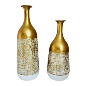 แจกันตั้งโต๊ะงานศิลปะเหล็กสีทองสไตล์อาร์ตเดโค MH Sons คุณภาพสูง ทำด้วยมือ เป็นมิตรกับสิ่งแวดล้อม รุ่น VS37 สำหรับตกแต่งงานแต่งงานและตกแต่งภายใน - Product Image 1