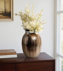 Jarrón Metálico Moderno Hecho a Mano en Bronce Plateado, Recipiente Ovalado Texturizado para Flores, Centro de Mesa de Lujo para Sala de Estar, Adorno de Mesa - Product Image 3