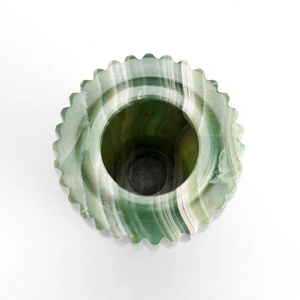 Jarrón de Ónix Verde Natural Acanalado y Estriado, Hecho a Mano, con Diseño Cónico y de Columna, Florero de Piedra de Lujo para Mesa de Consola de Sala de Estar - Product Image 2
