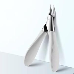 Cortauñas Profesional de Acero Inoxidable con Mango Rojo y Cuchilla Puntiaguda para Recortar Cutículas, para Uso en Dedos de Adultos - Product Image 2