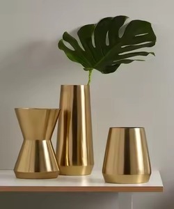 Vases à fleurs décoratifs en métal chic pour une décoration florale élégante à la maison - Product Image 5