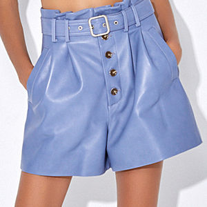 Shorts en cuir pour femmes, best-sellers OEM, au design optimal, couleur unie, confortables, imperméables et élégants. - Product Image 4