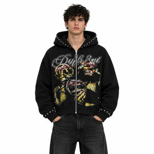 Sudadera con capucha negra para hombre, estilo boxy, con cremallera, pedrería, estampado gráfico personalizado, estilo hip hop, streetwear. - Product Image 2