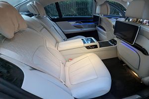 NEATLY USED 2020 M7 60I XDRIIVE - Product Image 2