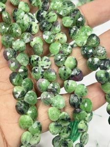 ลูกปัดทรงหัวใจเจียระไนจากหินโซไซต์สีเขียวธรรมชาติ AAA ขนาดประมาณ 6-7 มม. เส้นใยขนาด 8 นิ้ว - Product Image 3