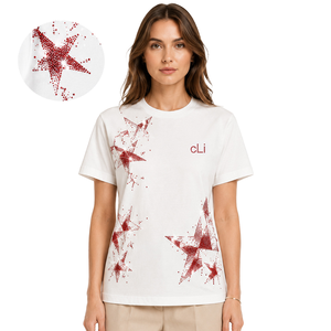 T-shirt tendance rouge à strass pour femme, texture étoilée délavée, personnalisable DTG, style polyvalent, détails glamour d'été, en coton - Product Image 5