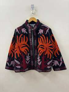 Chaqueta de terciopelo de lujo Suzani, ropa exterior bordada a mano, atuendo bohemio, regalo para ella, atuendo para invitadas de boda, chaqueta de moda. - Product Image 2