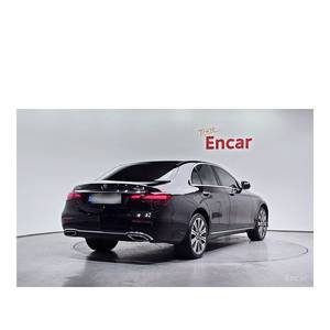 Mercedes-Benz Classe E E350 4MATIC Exclusive 2023, 67 916 km, Boîte de vitesses automatique, Sièges en cuir, Volant à gauche, Caméra de recul - Product Image 2