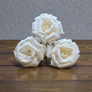 Flores de Madera Sola VADEE, Hechas a Mano, Sostenibles, de Terciopelo, Color Marfil, 8.5 CM, Varilla de Fibra de Planta Sesbania, Tailandia - Product Image 2