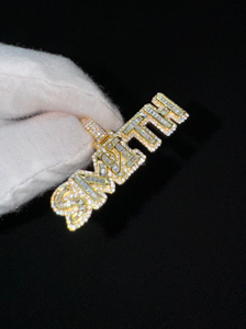 จี้ตัวอักษรสีทอง10K ทำจากเพชรที่ใช้ในห้องปฏิบัติการเครื่องประดับเพชรแบบเหลี่ยมสำหรับใส่ไปงานปาร์ตี้ผู้ชายผู้หญิง - Product Image 4