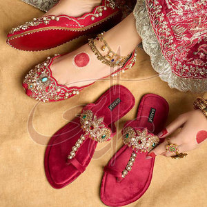 รองเท้าผู้หญิงคุณภาพดีที่สุด แบรนด์ส่วนตัว แบบโคลฮาปุรี สำหรับมืออาชีพ พื้นรองเท้ากันลื่น ผ้ากำมะหยี่พิมพ์ลาย พื้นรองเท้าด้านนอกทำจากหนังแท้ - Product Image 4