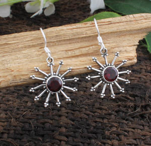 ต่างหูโกเมนสีแดงธรรมชาติ เงินแท้ 925 ต่างหูแบบติดหู โกเมนไพโรเปแท้ เครื่องประดับโกเมน ขายส่งจากผู้ผลิต - Product Image 2