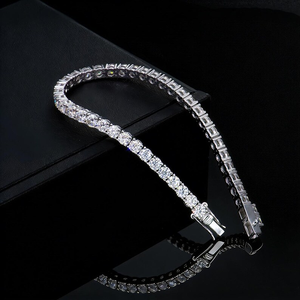 กำไลข้อมือเทนนิสทรงกลมประดับเพชรโมอิสซาไนต์เงินแท้ 925 ดีไซน์หรูหราสำหรับผู้หญิง เหมาะสำหรับงานปาร์ตี้ - Product Image 4