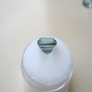 Cuarzo Verde Octogonal, Gema Natural Facetada Suelta de 12 mm - Product Image 2