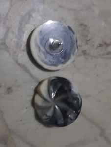 Boucles d'oreilles classiques de créateur haut de gamme, faites à la main avec perles de rocaille, design unique, bijoux artisanaux tendance, design créatif pour femme - Product Image 4