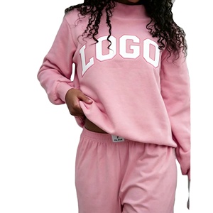 Sudadera Varsity Personalizada con Cuello Alto y Forro, con Parche Bordado y Ribete en Contraste para Invierno - Product Image 2