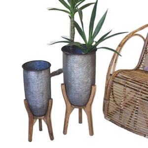 Jardinière italienne en métal fabriquée à la main de haute qualité Arrangement de fleurs séchées de luxe Décor de sol Pot de plante Meilleure vente Pot de fleur - Product Image 1
