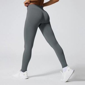 Ensemble de yoga et de sport pour femme, taille haute, longueur cheville, couleur unie, séchage rapide, respirant, avec effet froncé aux fesses - Product Image 5