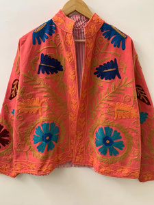 Chaqueta de Algodón Tejida a Mano con Bordado Floral Suzani de Jaipur, India, Estilo Étnico Tradicional Unisex para Otoño e Invierno - Product Image 4