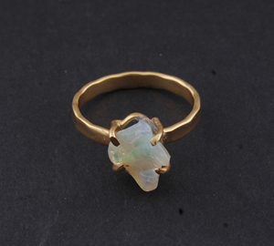 Bague en argent sterling 925 plaqué or de luxe avec opale éthiopienne naturelle sertie en bélière, bijoux en pierres précieuses faits à la main pour femmes - Product Image 4