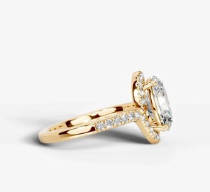 Anillo de Compromiso Solitario Elegante de Plata de Ley 925 con Moissanita de Corte Ovalado y Baño de Oro Amarillo, Clásico para Bodas y Fiestas de Lujo - Product Image 3