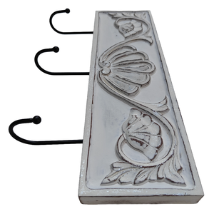 Elegante Porta Llaves Decorativo de Madera Tallada, Acabado Blanco, Hecho a Mano, para Entrada, de Madera Sintética - Product Image 5