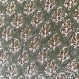 ผ้าฝ้ายพิมพ์ลายด้วยมือ – ลายดอกไม้เล็กๆ แบบบูติ |   ผ้าทอสีเขียวเซจแบบอินเดีย - Product Image 3