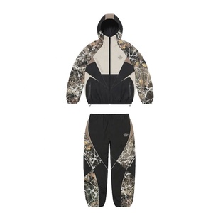 Conjunto Deportivo Moderno de Pantalones Anchos y Sudadera Holgada, Cómodo y a la Moda, Ideal para Hombre - Product Image 1