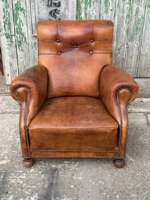 Fauteuil artisanal en cuir de buffle vintage avec structure en bois de manguier massif, chaise d'appoint traditionnelle pour salon, bureau ou salle de séjour