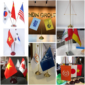 Juego de Banderas de Mesa Personalizadas con Soporte para Oficina y Conferencias, OEM ODM, Transferencia Térmica, 110 g/m², Estilo Publicitario - Product Image 1