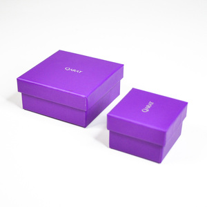 Caja de regalo de papel de terciopelo personalizable de 82x82x40mm para joyería, logotipo de estampado en caliente, el mejor precio para anillos, pendientes, cuadrado, Original - Product Image 5