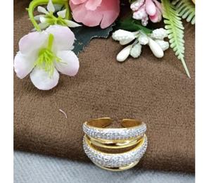 ต่างหูทองเหลืองชุบทองประดับเพชรซิร์คอนสวยงาม เหมาะสำหรับผู้หญิงและเด็กผู้หญิง สวมใส่ในงานแต่งงาน งานเลี้ยงกลางคืน คอลเลคชั่นสุดหรู - Product Image 1