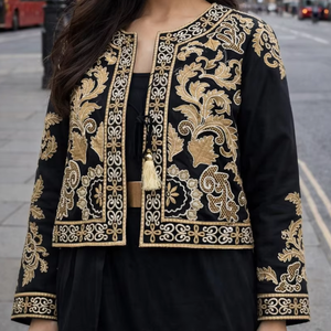 Veste d'hiver pour femme avec motif Suzani brodé à la main, tissu blanc, cadeau pour demoiselle d'honneur ou vêtements pour femme, vente en gros OEM ODM - Product Image 1