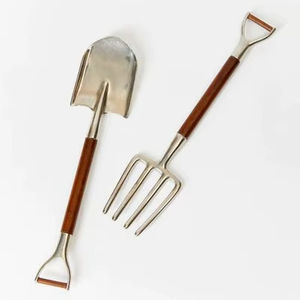 Ensemble de pelle et de fourche de jardin en métal de qualité supérieure avec longues manches en bois pour l'aménagement paysager - Product Image 1