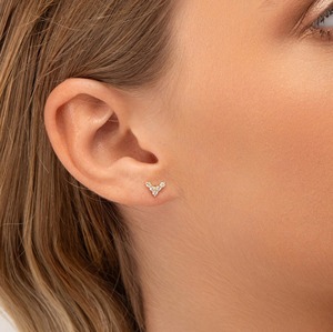 Elegantes Pendientes de Diamantes Cultivados en Laboratorio en Forma de V de Oro de 14K, Joyería Fina Minimalista, Delicado Regalo de Aniversario de Bodas para Mujer - Product Image 6