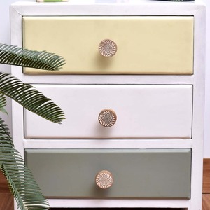 Boutons d'armoire décoratifs bruns et blancs en gros Tiroir en bois Poignées de cuisine Boutons de commode ronds WRK-222 - Product Image 2